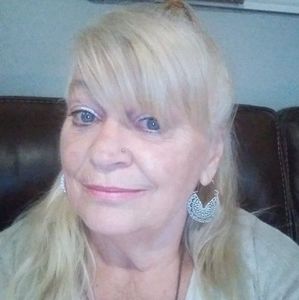 Meet your Posher, Charlene